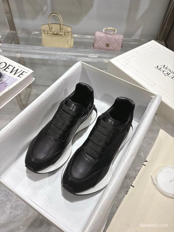 Alexander McQueen Sprint Unisex Sneakers with Seal Logo - LY00