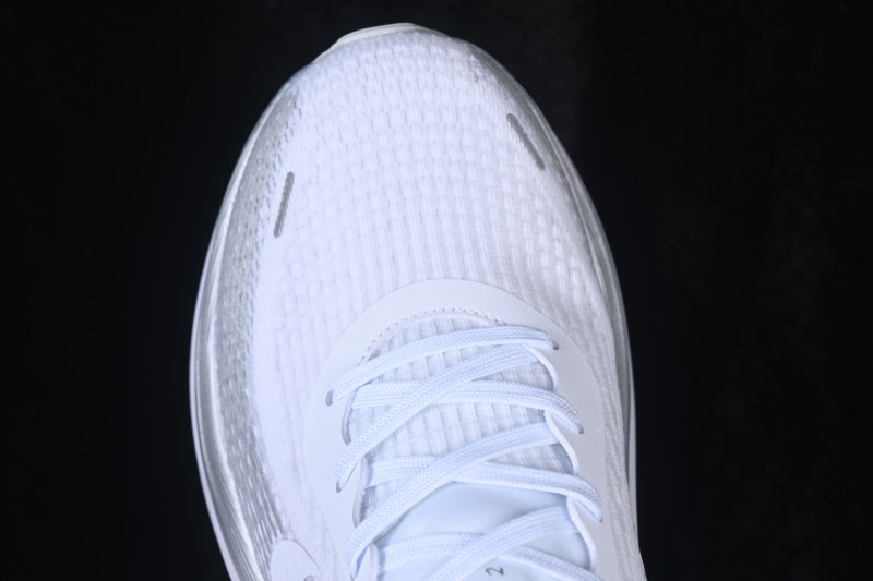 Nike Journey Run Low-Top Running Shoes with Cushioning Anti-Slip Wear-Resistant Design - FB7765-001