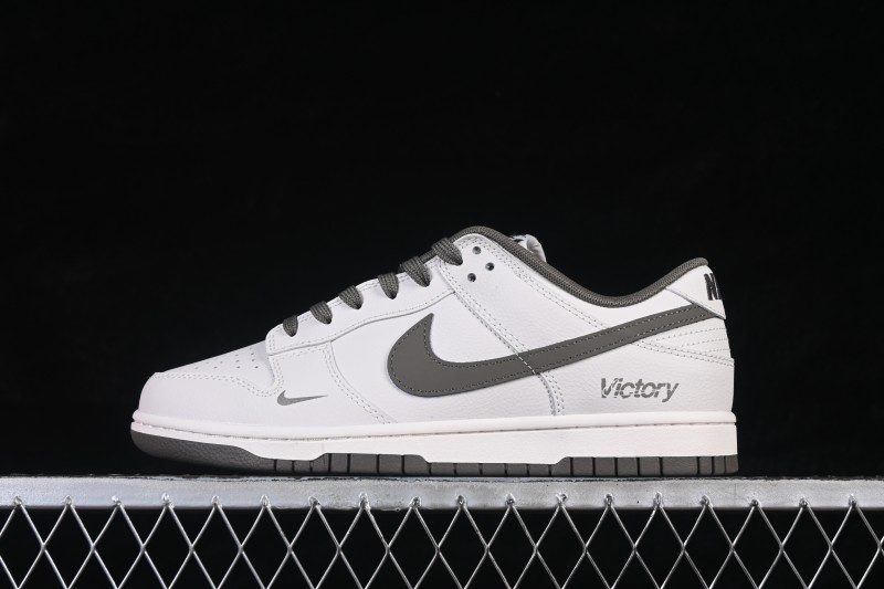 Nike SB Dunk Low Skateboarding Shoes with Cushioned Collar and Vulcanized Sole - WG0716-153
