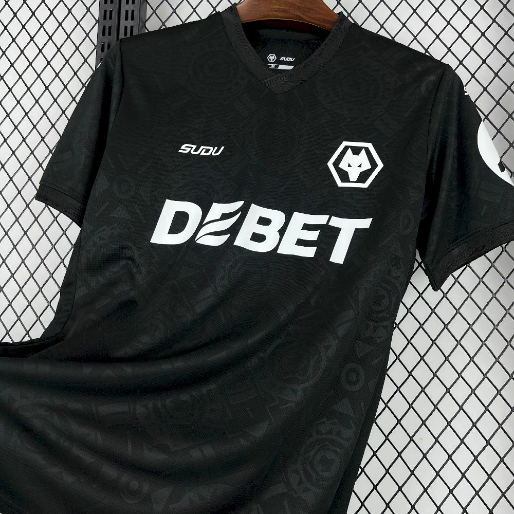 2025/26 Wolverhampton Wanderers Goalkeeper Black Jersey